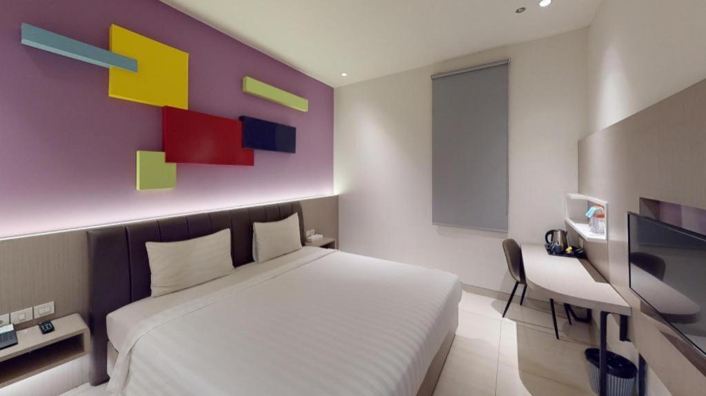 Zoom Dharmahusada Hotel Surabaya Kültér fotó
