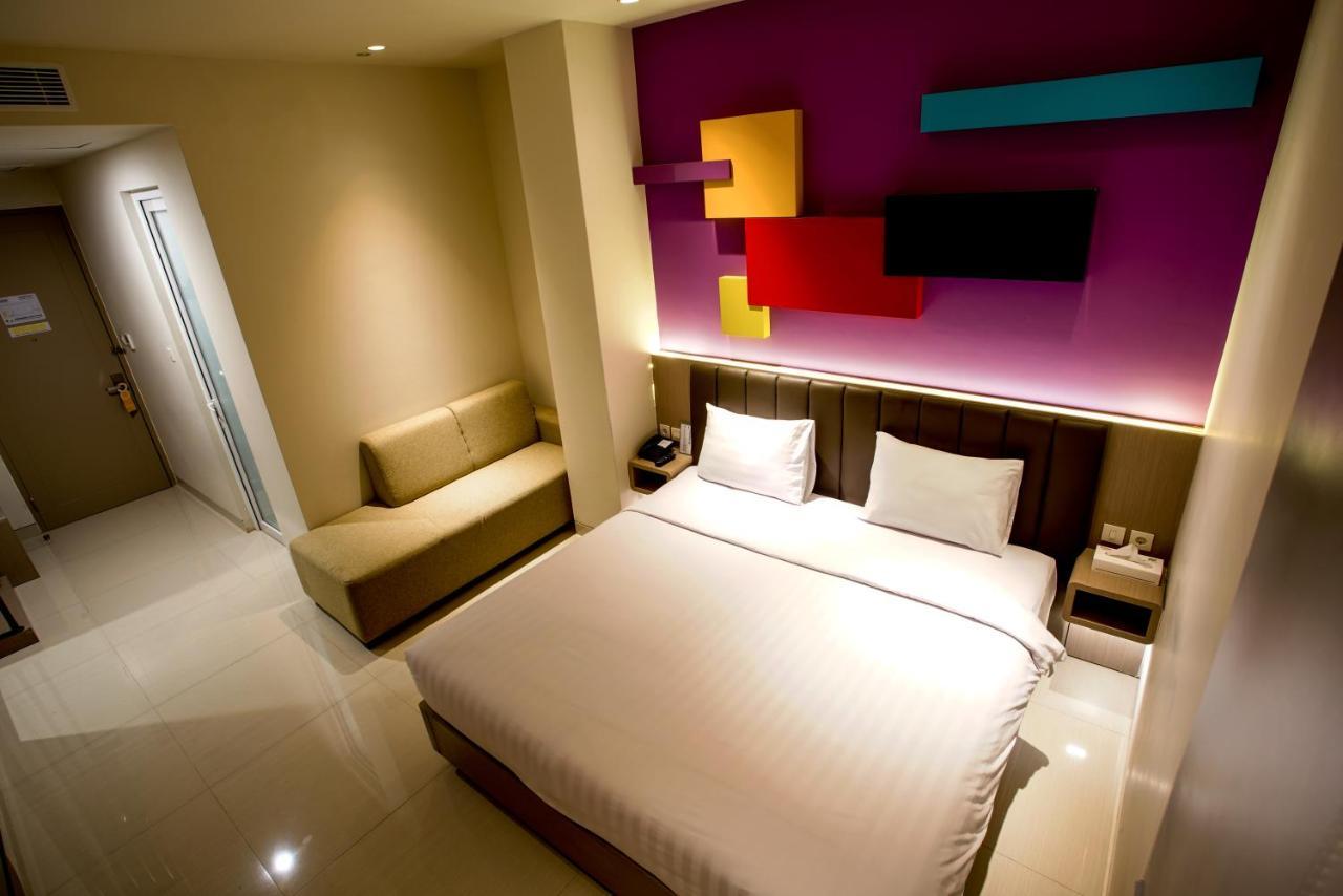 Zoom Dharmahusada Hotel Surabaya Kültér fotó